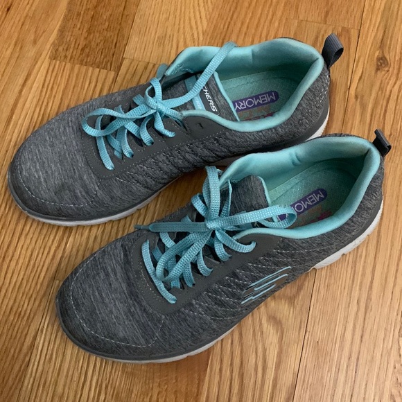 $30 - Skechers GoFit Women 7 Memory Foam Athletic Comfort Shoes SN 12753 - Picture 1 of 10
